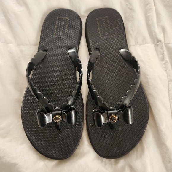 Kate Spade Denise Flip Flops Women's US 9-10 Gold Charm Bow Shoes Black - Picture 2 of 8